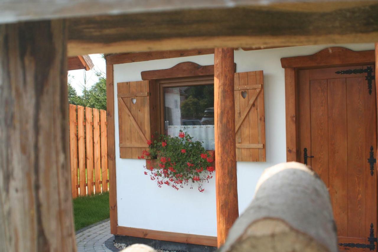 Zagroda Pod Gontem Kopalino Exterior photo